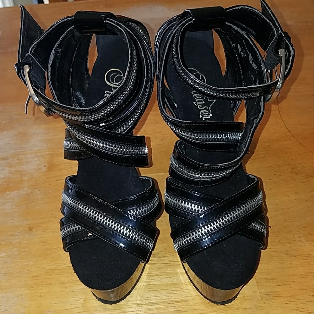 Platform zipper heels